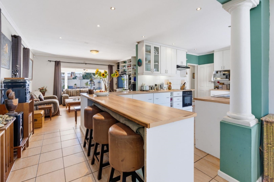 3 Bedroom Property for Sale in Kirstenhof Western Cape
